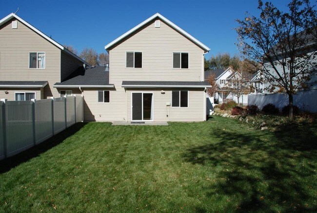 Building Photo - 857 Quinn Ct