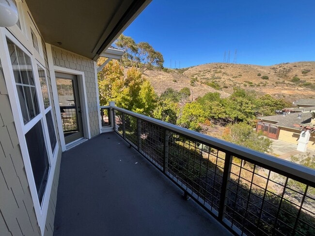 Building Photo - SPECTACULAR, ONE OF KIND BRISBANE 3 BED/2 ...