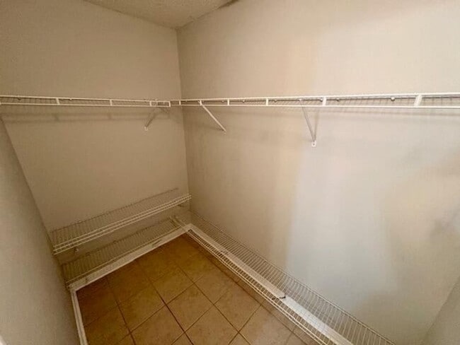 Building Photo - 2027 Las Vegas Trail