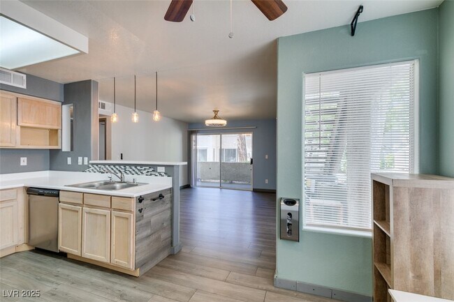 Building Photo - 3168 Tarpon Dr