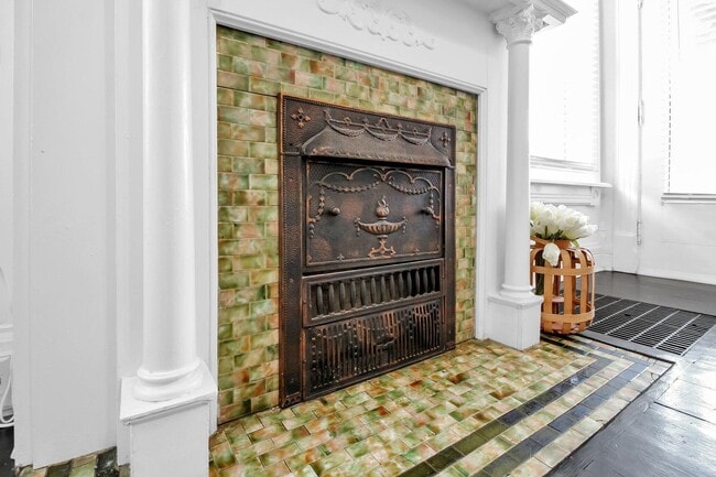 Building Photo - 174 Reinhard Ave