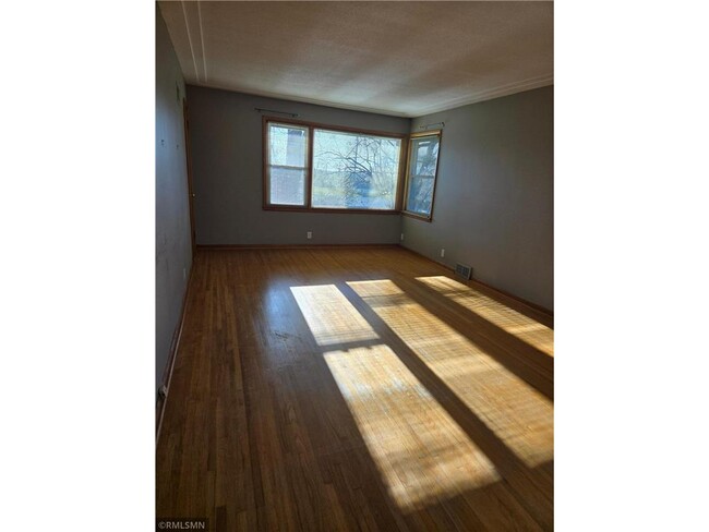 Building Photo - 3747 2nd St NE
