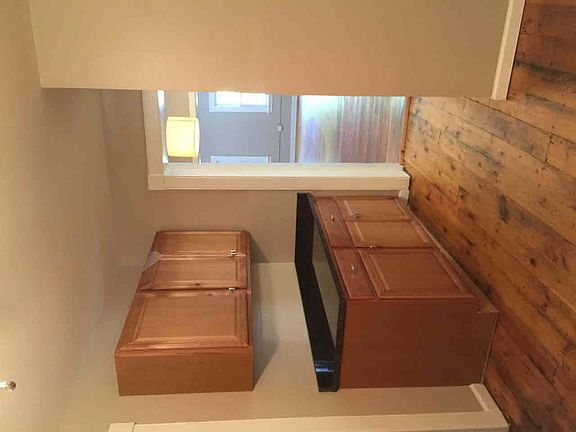 Building Photo - "Chic 2-Bed Gem with Granite Elegance in P...