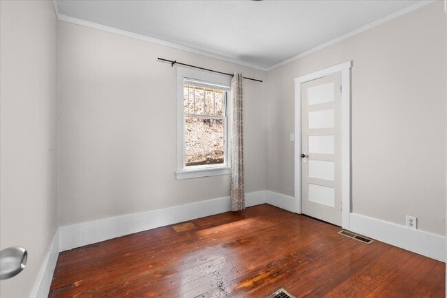 Building Photo - 1144 Canyon Ave