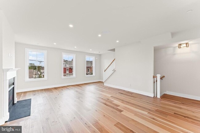 Building Photo - 734 S Matlack St