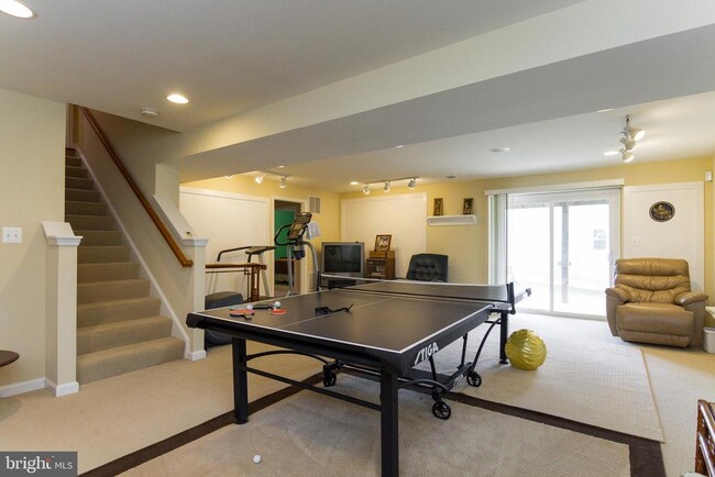 Building Photo - 46 Bismark Dr