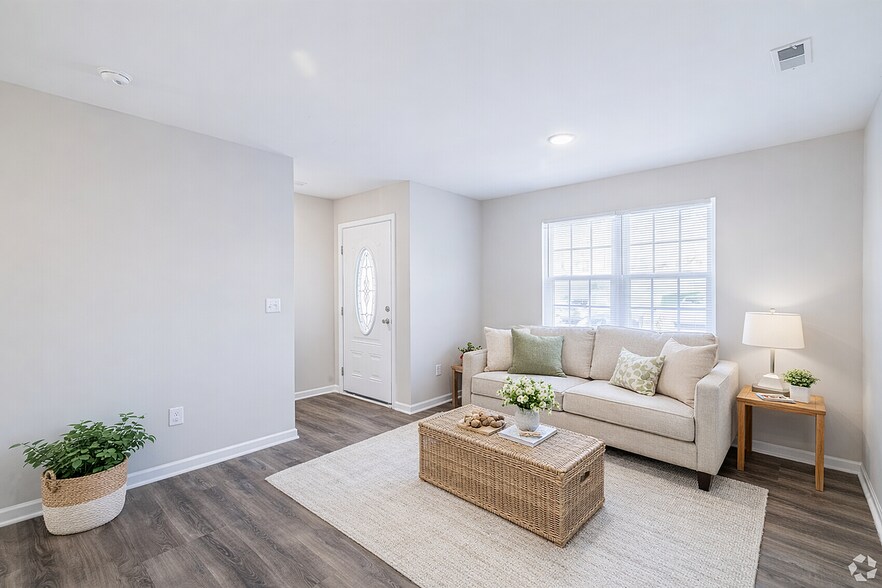 Bright, airy living room atmosphere - Blue Ridge Luxury Townhomes