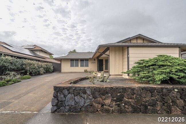 Building Photo - Available Now! 3 BD / 2 BA Carport parking Home in Mililani!