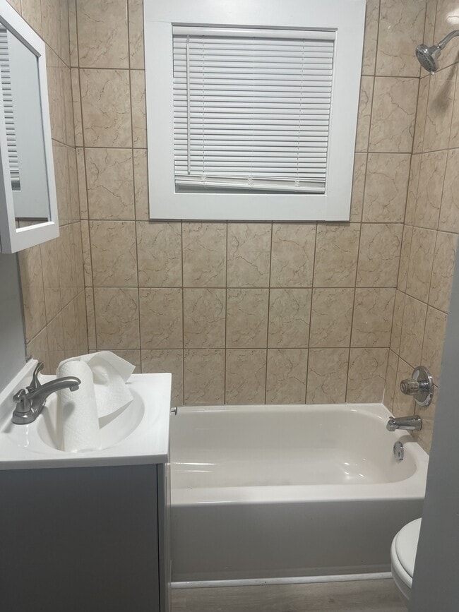 Building Photo - 1748 S Taylor St