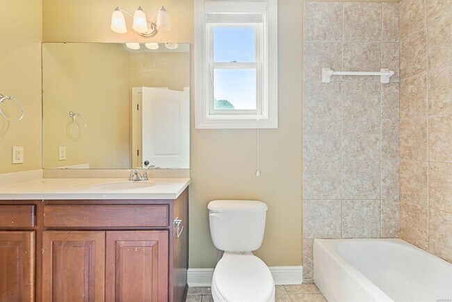Building Photo - 463 Waters Edge