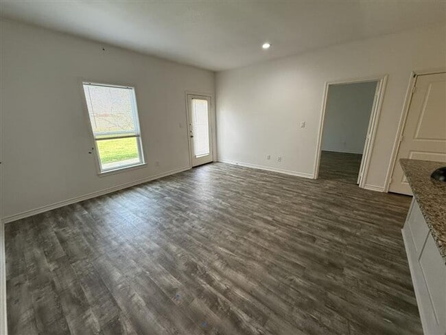 Building Photo - 108 Wade St