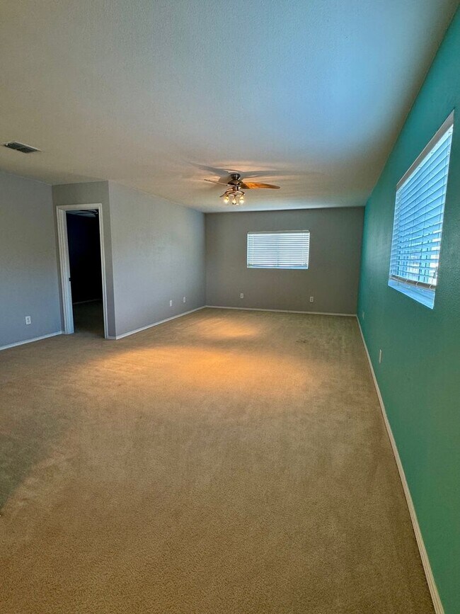 Building Photo - 232 Weeping Willow