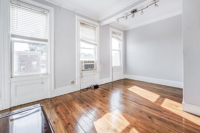 Building Photo - 155a Sherman Ave