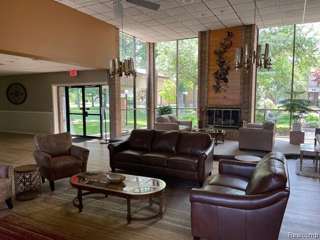 Building Photo - 18453 University Park Dr