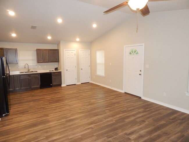 Building Photo - New Construction-Beautiful 3 Bedroom, 2 Ba...