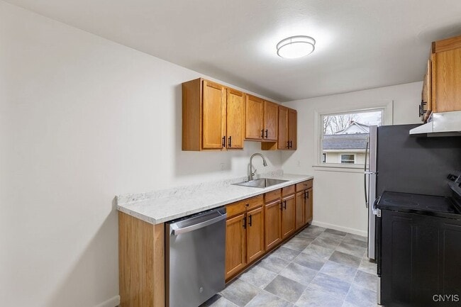 Building Photo - 27 Mcpherson St