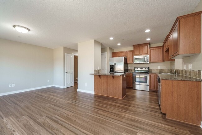 Building Photo - ASK ABOUT AUGUST MOVE IN SPECIAL 3 Bedroom...