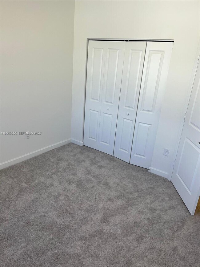 Building Photo - 2679 SE 25th Ter