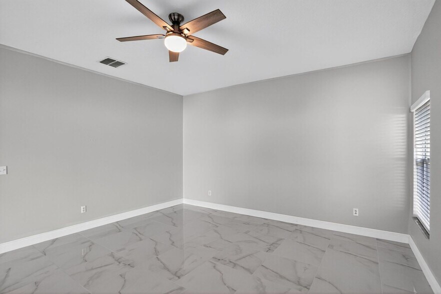 Building Photo - 10181 Marsh Pine Cir