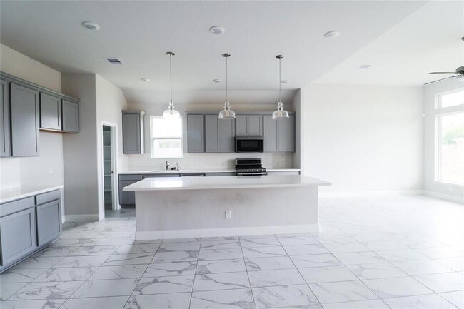 Building Photo - 10106 Water Harbor Dr