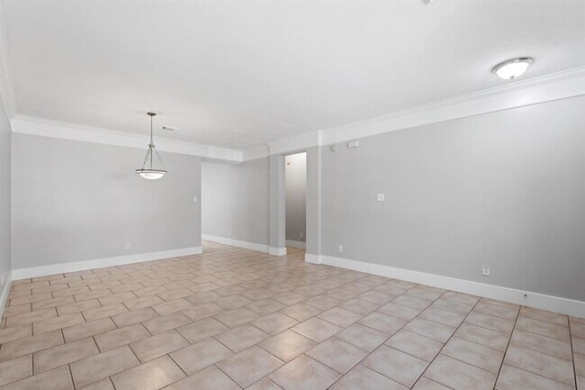 Building Photo - 16727 Sonoma Del Norte Dr