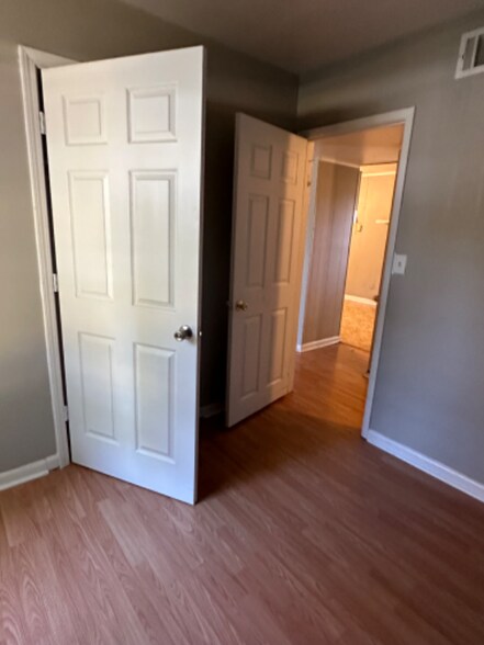 Building Photo - 346 S Skyline Dr