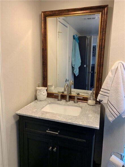 Building Photo - 4303 Buena Vista St