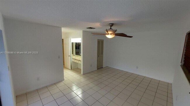 Building Photo - 4226 Landar Dr