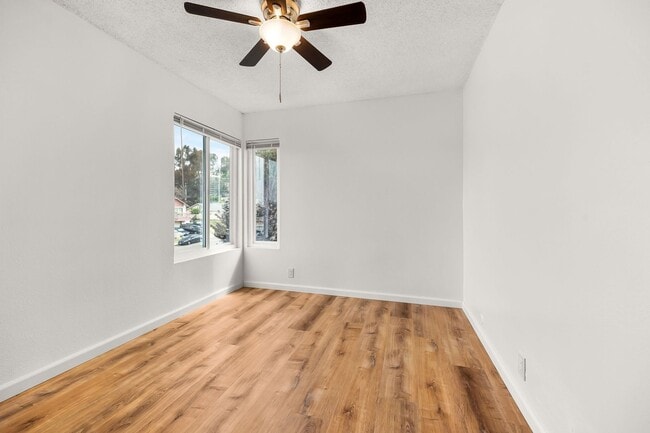 Building Photo - Fully Renovated 3-Bedroom Home in the South Bay Townhomes Community!