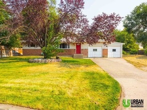 Building Photo - 2104 N Dale Ln