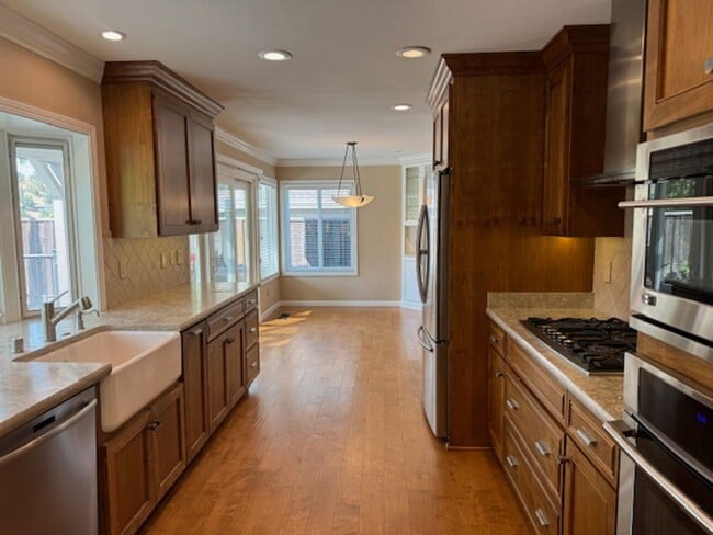 Building Photo - Wonderful 2 story home in Walnut Creek nea...