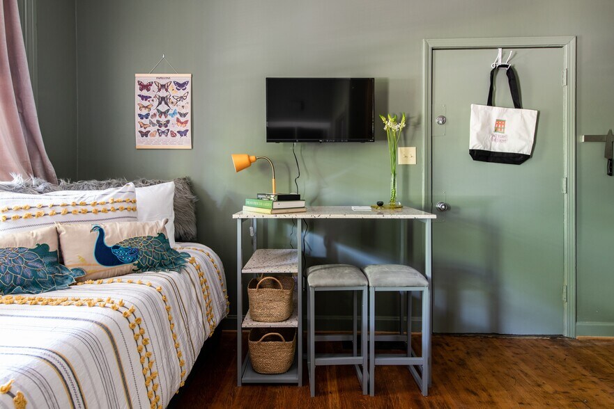 Building Photo - 1225 S 6th St