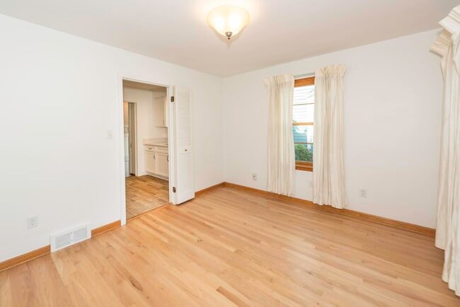 Building Photo - 1616 Morton Ave