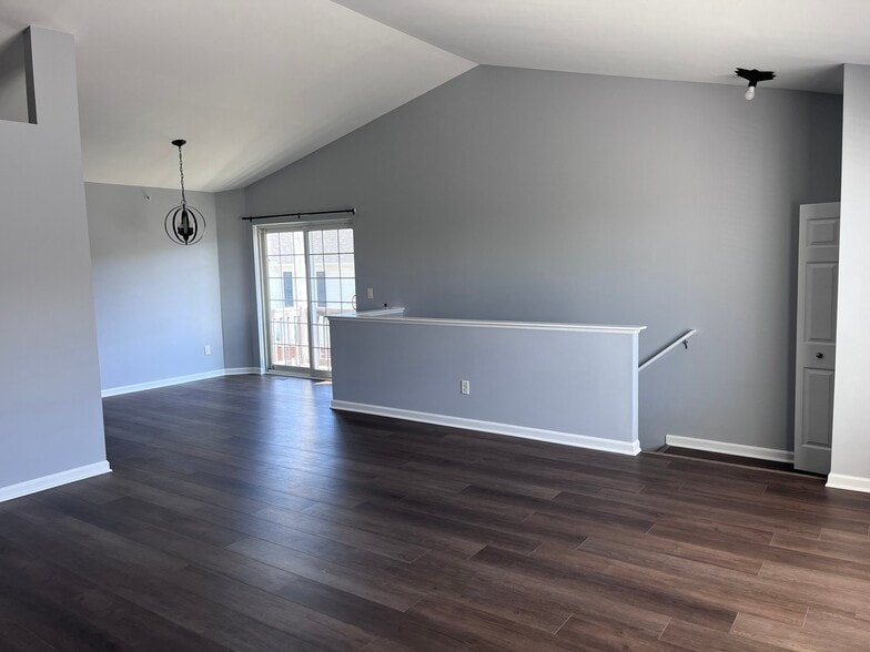 Building Photo - 2604 Riversedge Dr