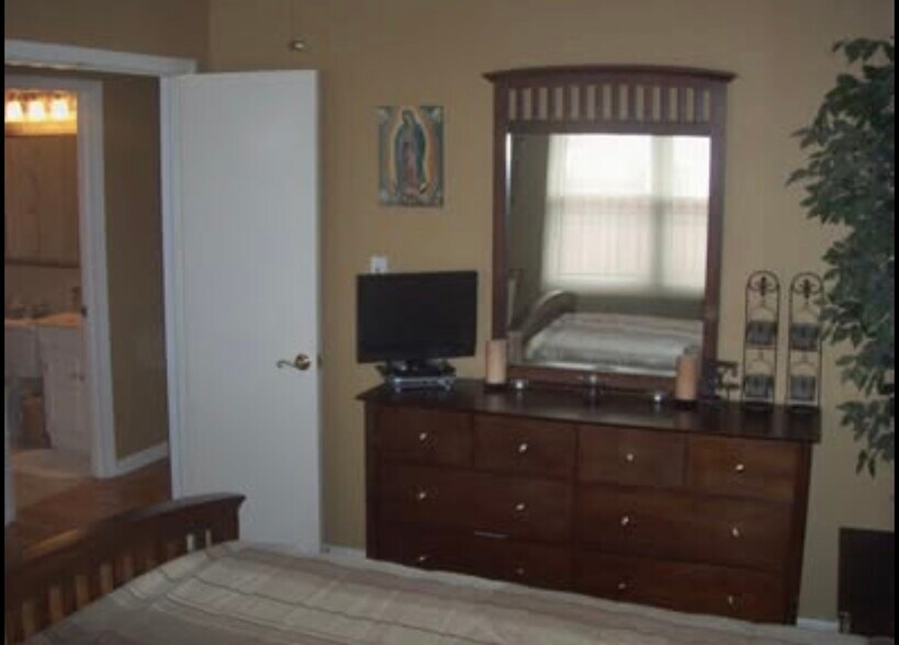 Building Photo - 1950 Hancock Dr