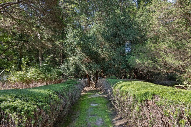 Building Photo - 16 Delafield Woods