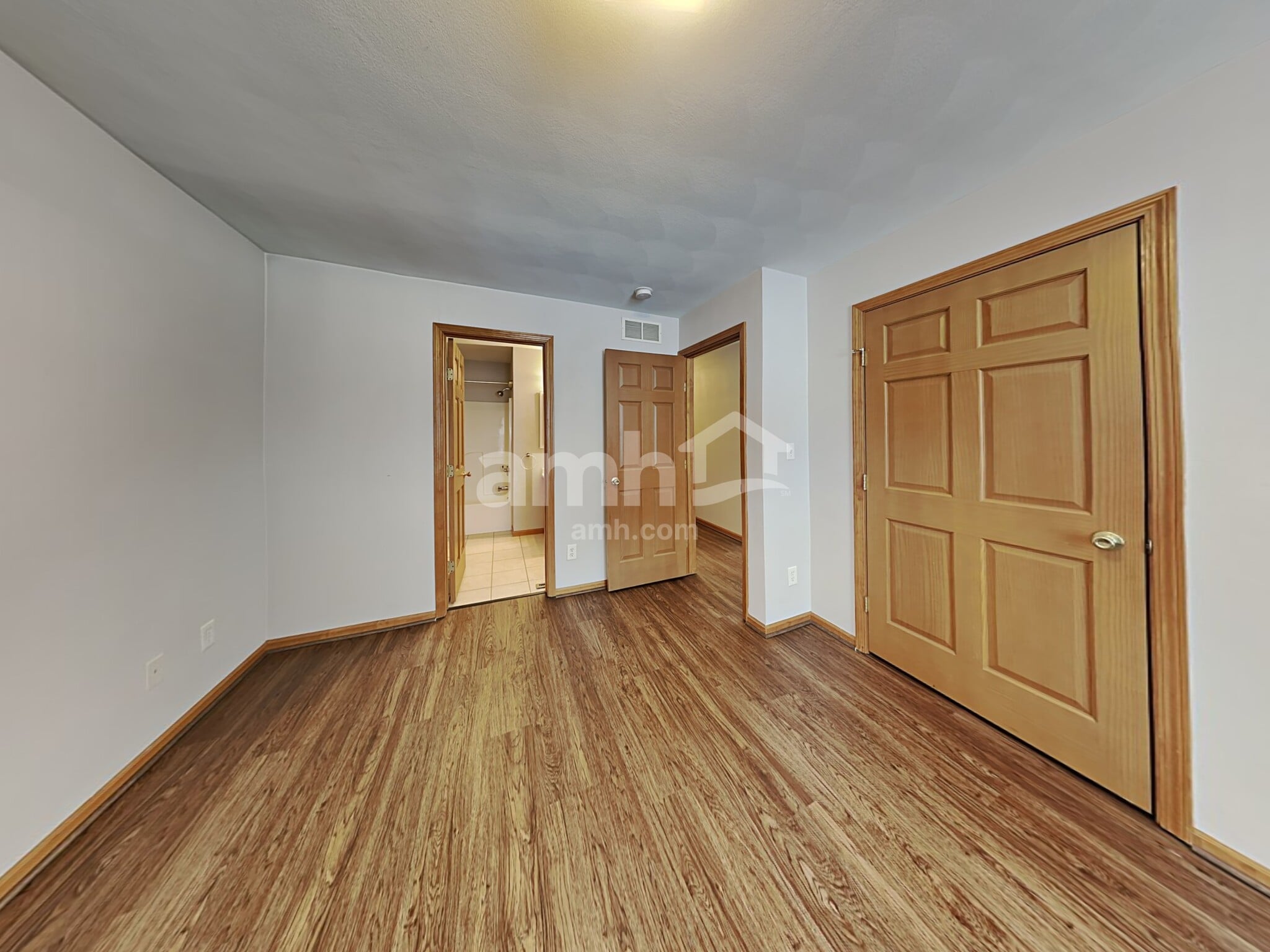 Building Photo - 3042 Bauer Dr