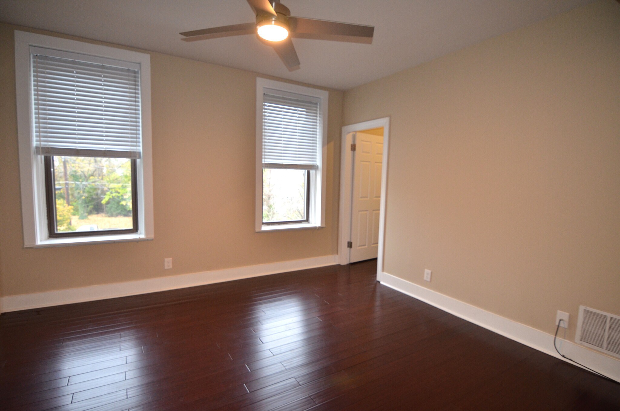Building Photo - 2352 Kemper Ln