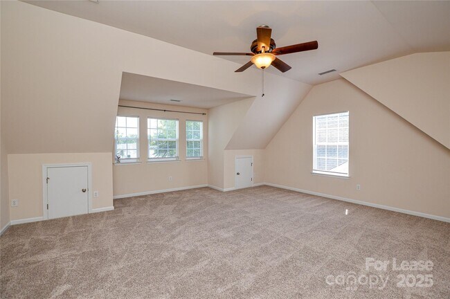 Building Photo - 1008 Millbank Dr
