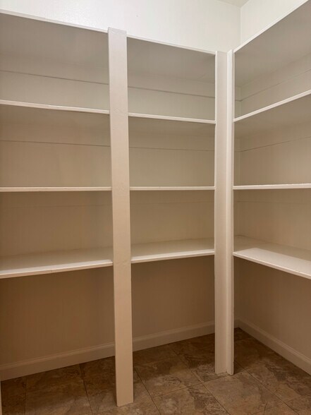 Building Photo - 1550 N Stapley Dr