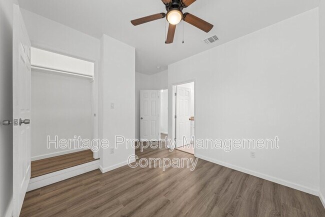 Building Photo - 323 Gabriel