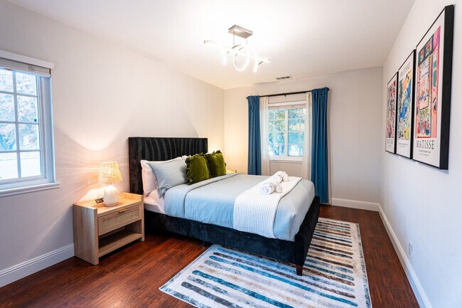 Building Photo - 1004 Airport Blvd