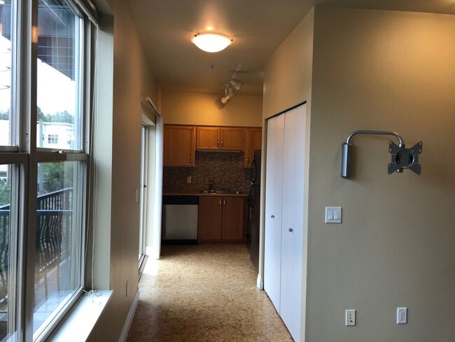 Building Photo - Fairhaven Harris Square Studio Condo For Rent in Historic Fairhaven