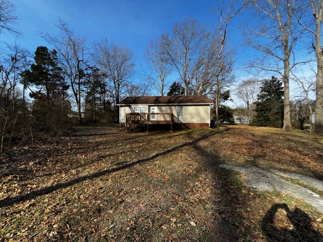 Building Photo - 5220 Redfield Dr