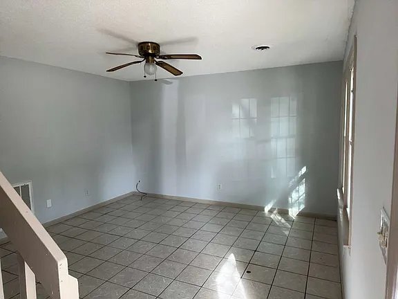 Building Photo - 1661 Forest Dr