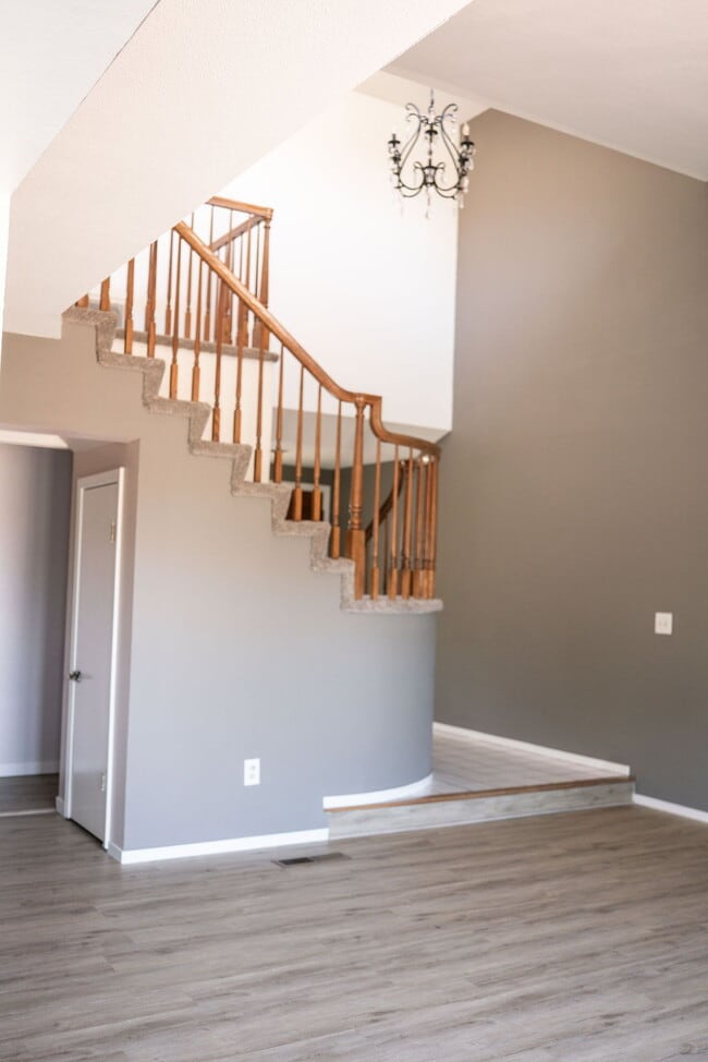 Building Photo - "Charming 3-Bed Home with Fireplace & Pool...