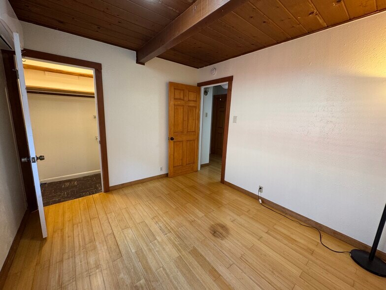 Building Photo - 3819 Linden Ln