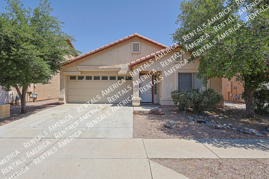 Building Photo - 4930 W Desert Dr
