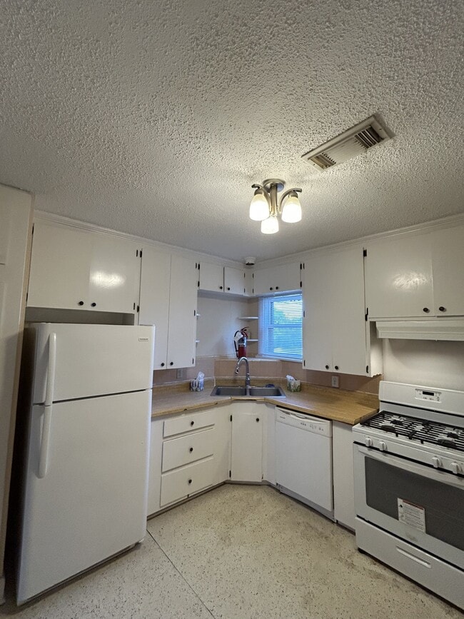 Building Photo - 2928 Avenue O