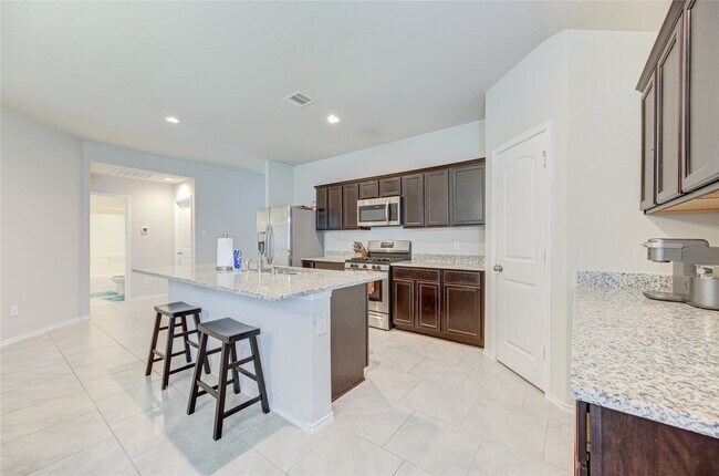 Building Photo - 10110 Pine Trace Village Dr